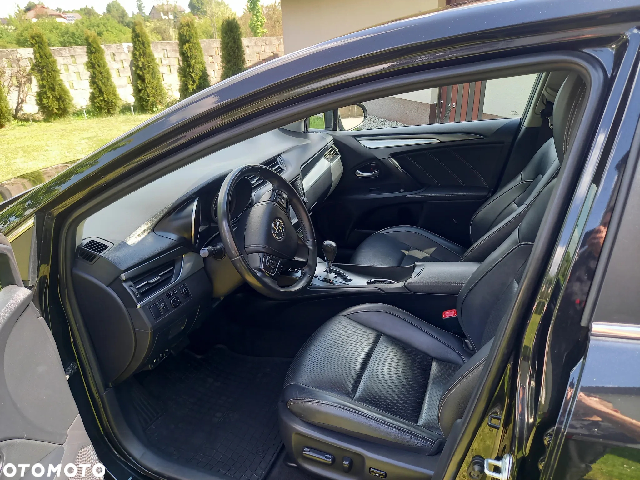 Toyota Avensis - 5
