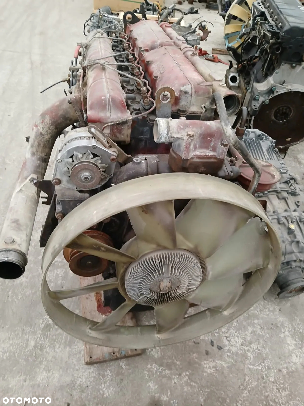 SILNIK IVECO 98447129 8215.42 420KM - 3