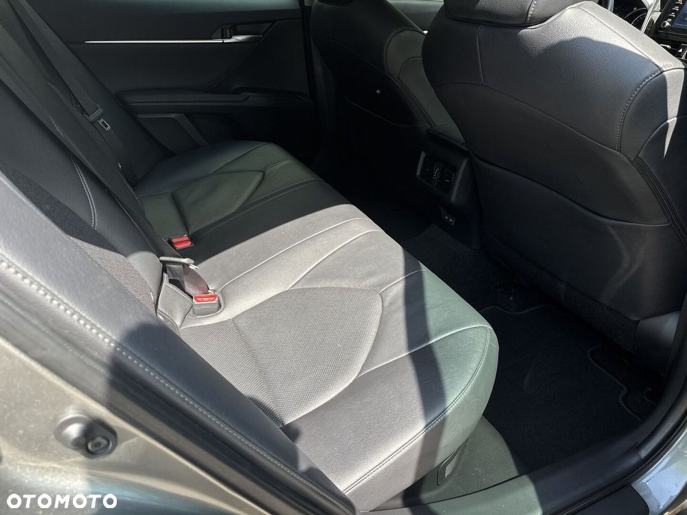 Toyota Camry 2.5 Hybrid Comfort CVT - 32
