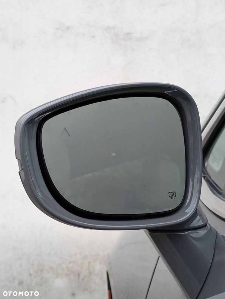 Chrysler Pacifica - 31