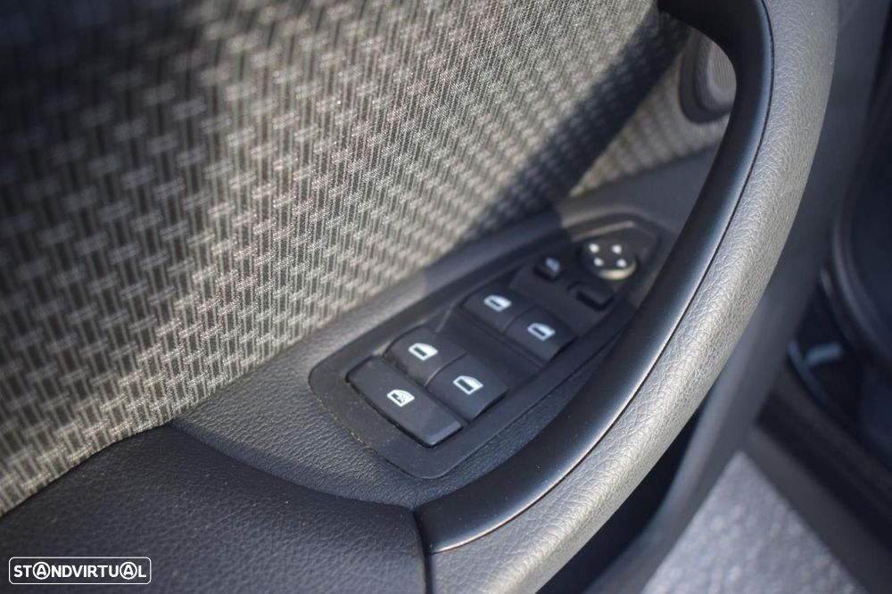 BMW X1 18 d sDrive Auto - 12