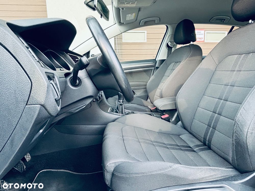 Volkswagen Golf - 12