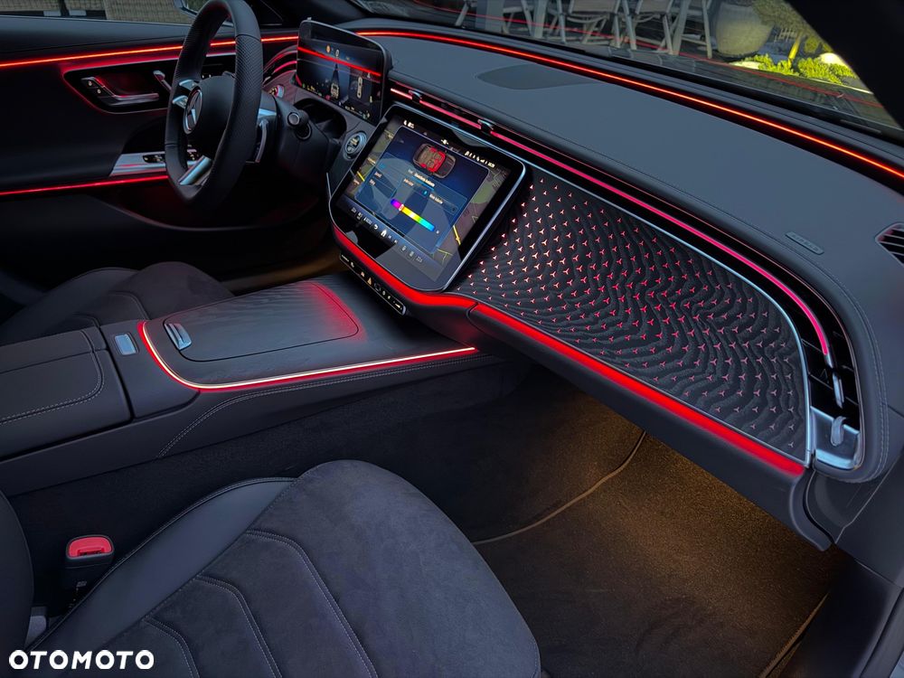 Mercedes-Benz Klasa E 220 d 4-Matic AMG - 22