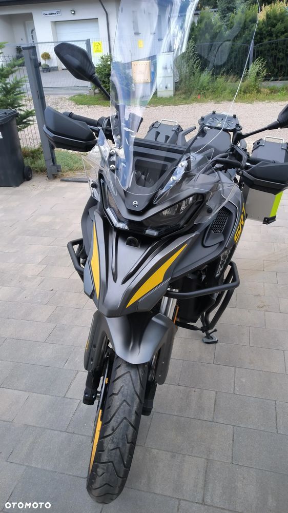 QJMOTOR SRT900SX - 1