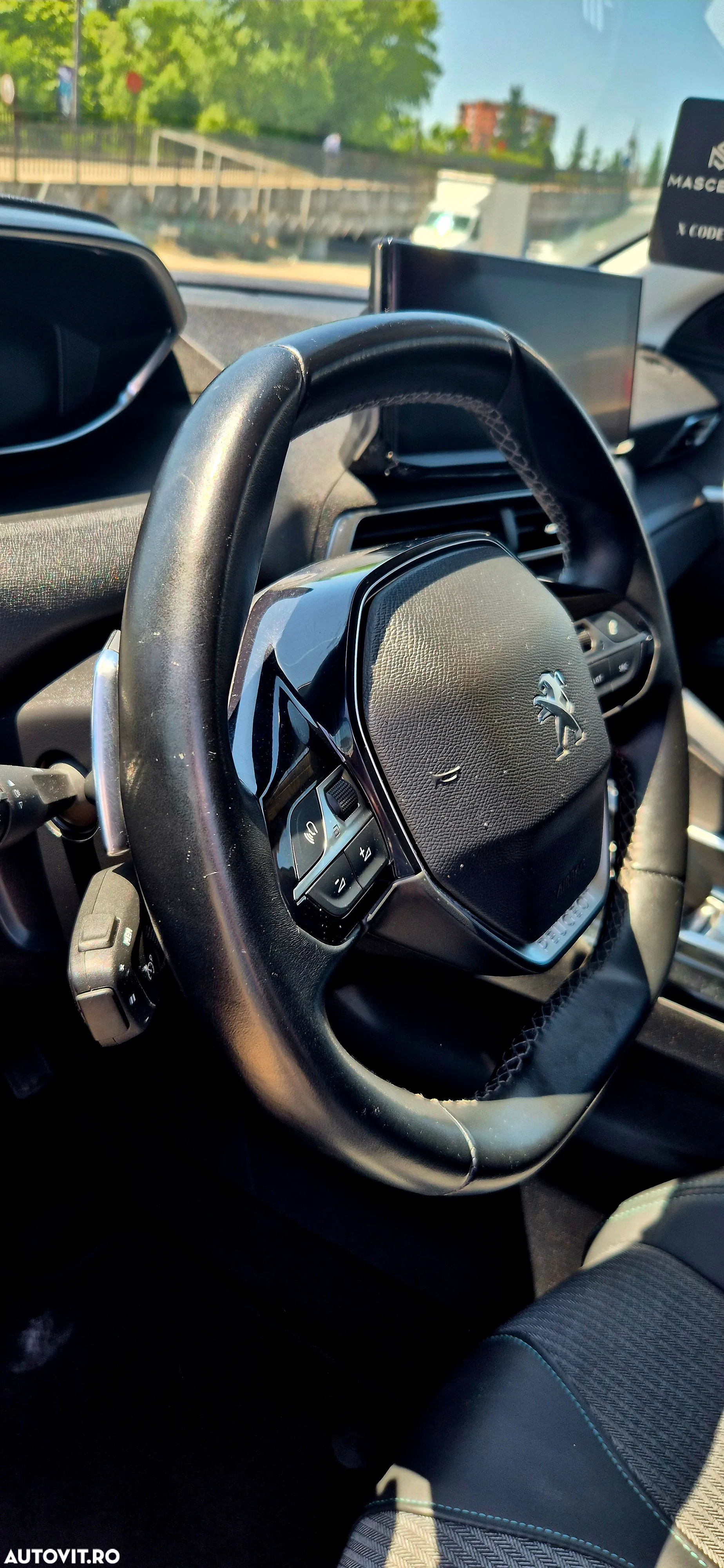 Peugeot 3008 PHEV EAT8 Allure - 11