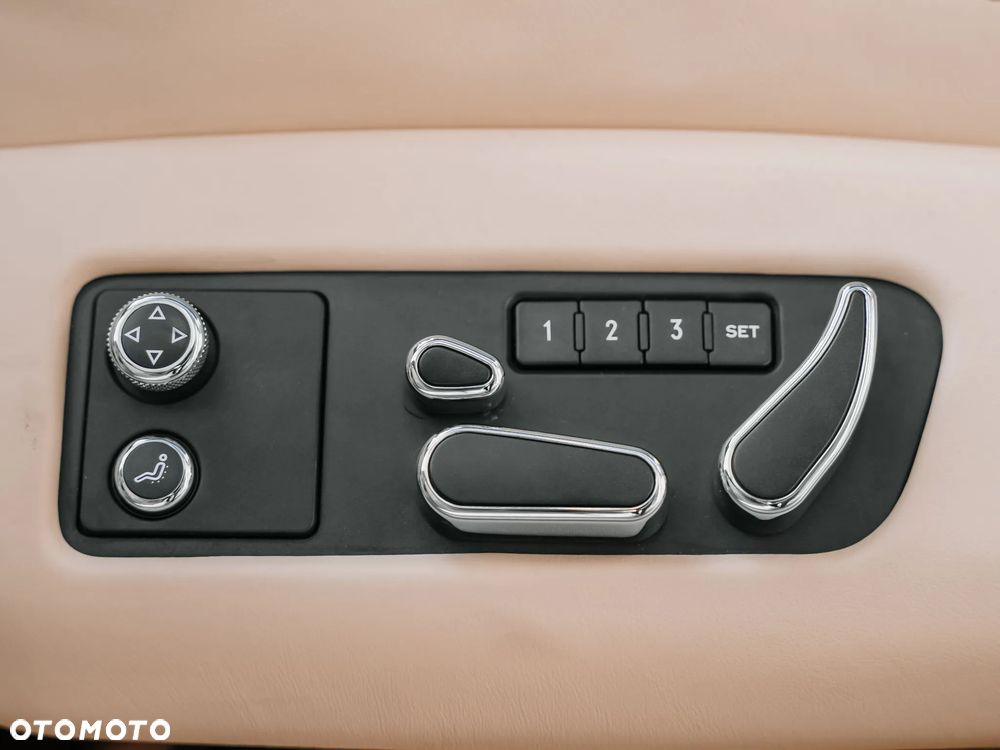 Bentley Continental GT - 13