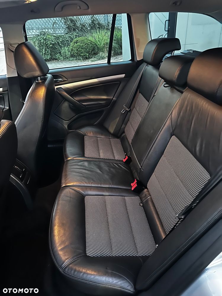 Skoda Octavia Combi 2.0 TDI DPF DSG Elegance - 8
