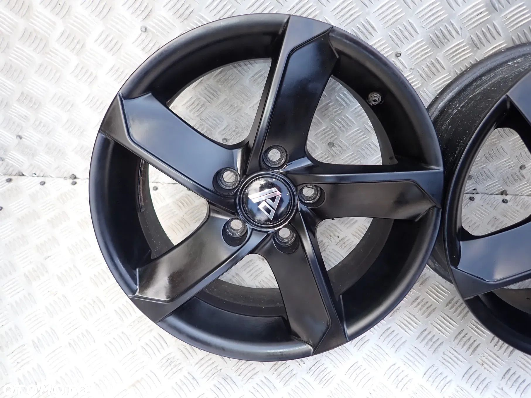 FELGI ALUMINIOWE KIA HYUNDAI 5X114,3 6,5X16 ET42 PIASTA 67 - 5