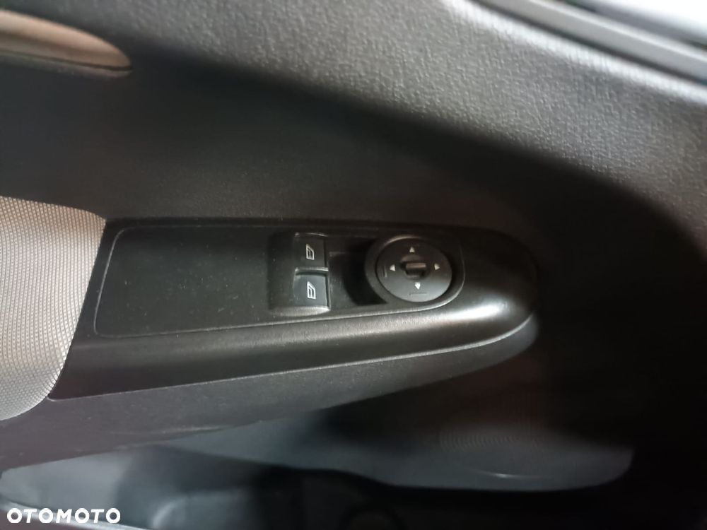 Ford Tourneo Courier - 18