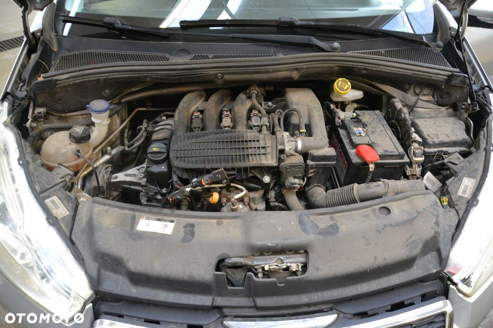 Peugeot 208 - 11