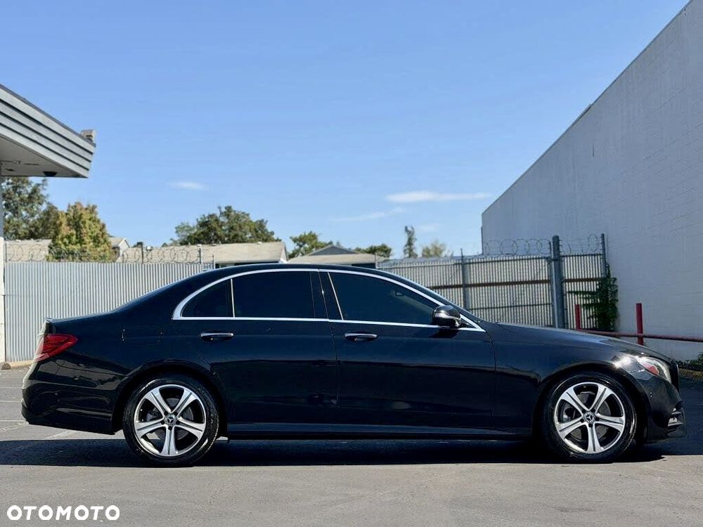 Mercedes-Benz Klasa E 300 9G-TRONIC - 6