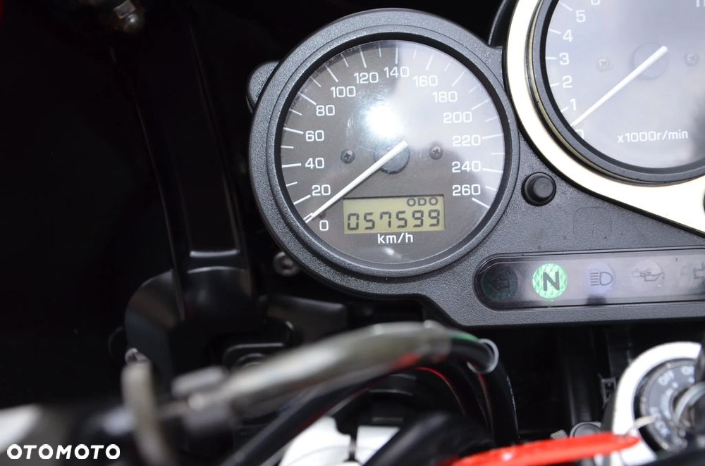 Yamaha FZS - 28
