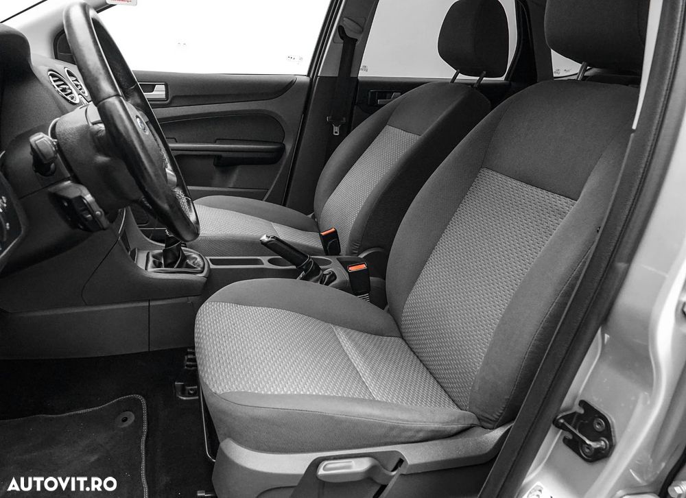 Ford Focus 1.6 16V Ambiente - 14