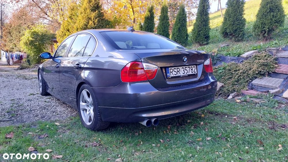 BMW Seria 3 325i - 4