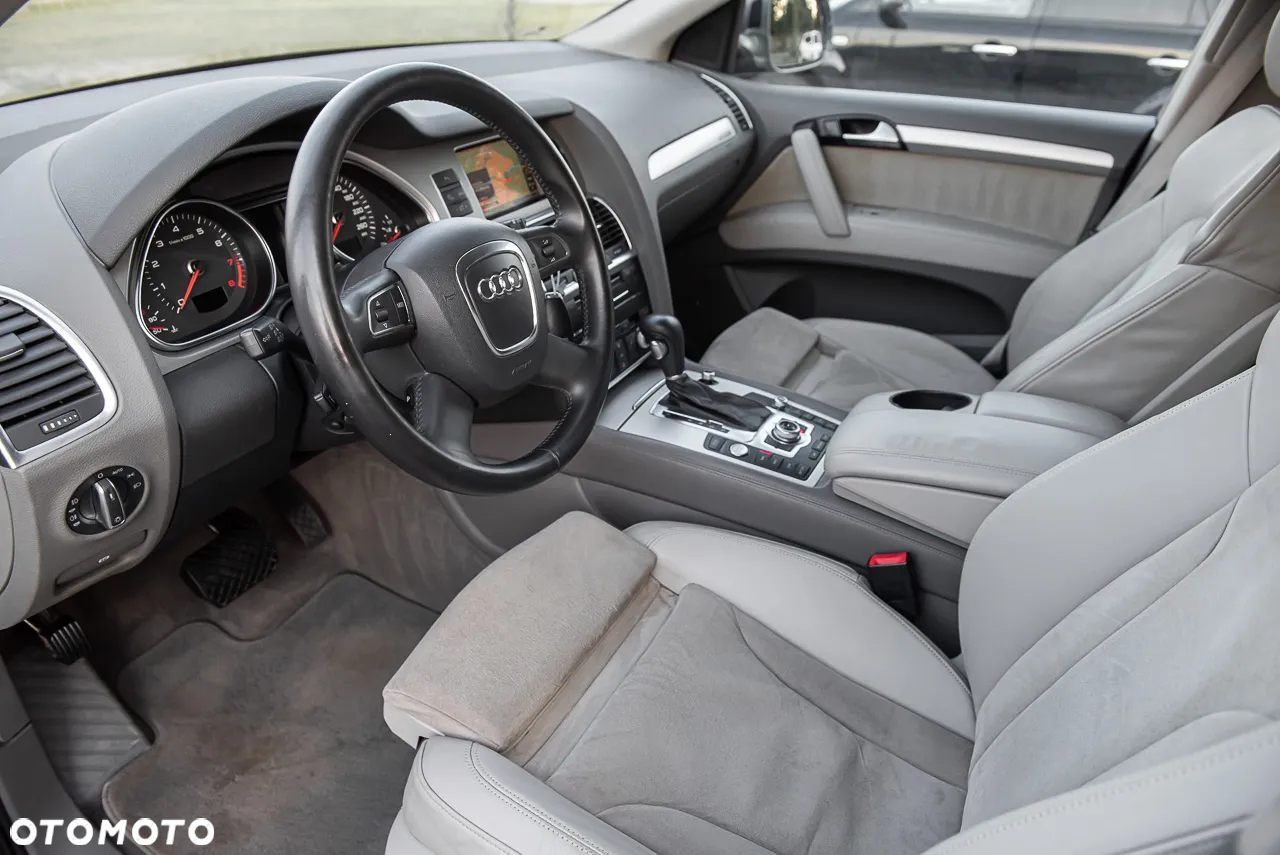 Audi Q7 4.2 FSI Quattro Tiptronic - 24