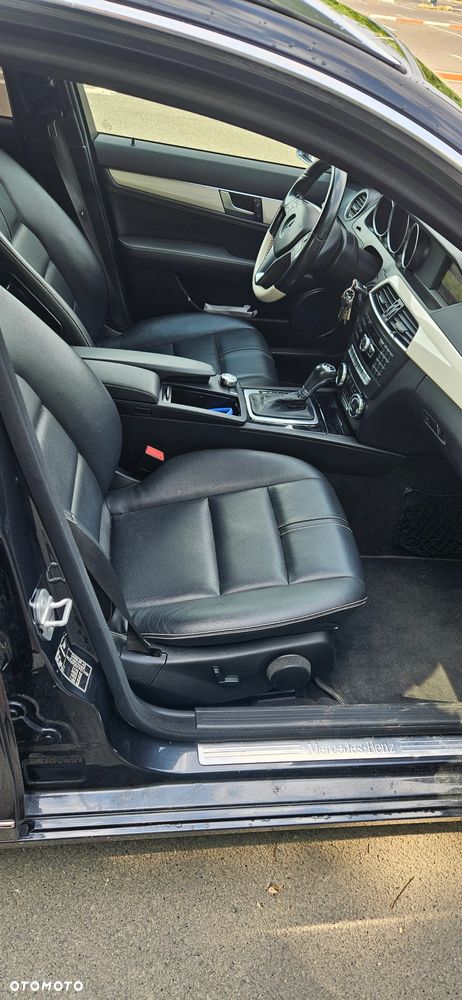 Mercedes-Benz Klasa C 220 CDI DPF Automatik BlueEFFICIENCY Avantgarde - 11