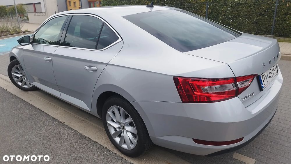 Skoda Superb 2.0 TDI SCR Ambition DSG - 3