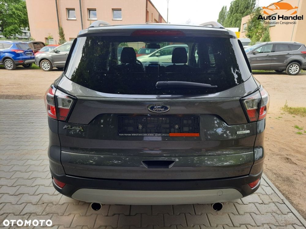 Ford Kuga 1.5 EcoBoost 2x4 Titanium - 9