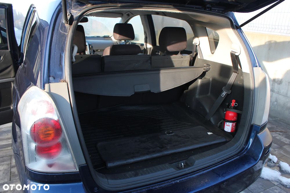 Toyota Corolla Verso 1.8 Prestige 7os - 9