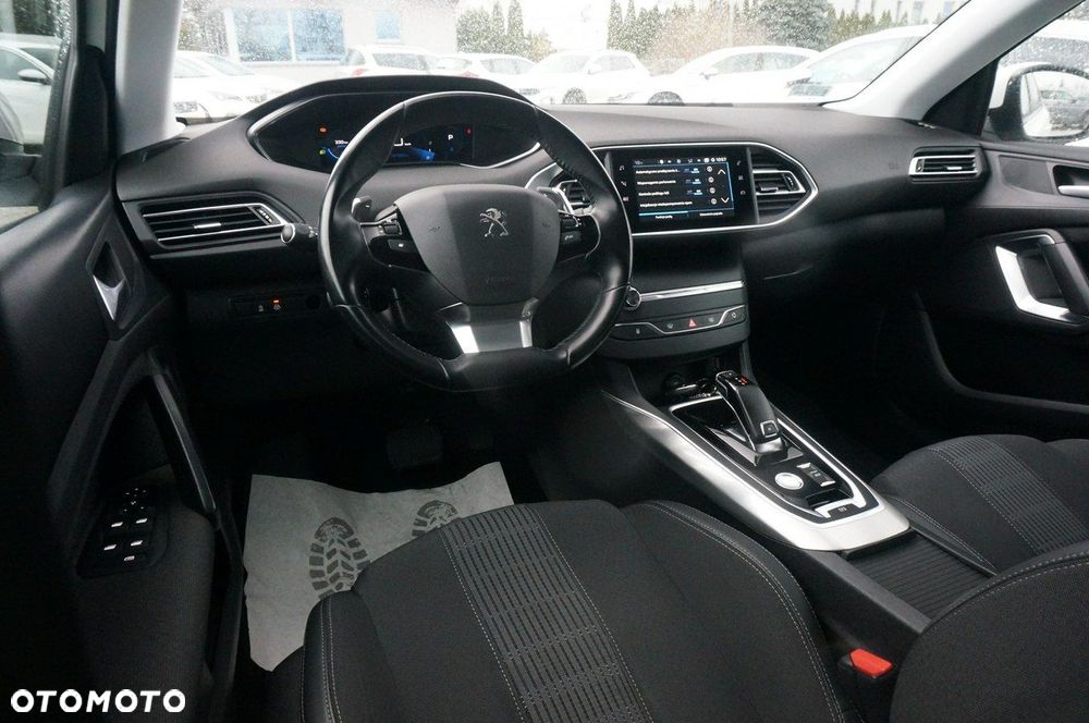 Peugeot 308 1.5 BlueHDi Allure Pack S&S EAT8 - 18