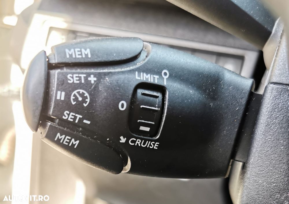 Peugeot 5008 PureTech 130 Allure - 23