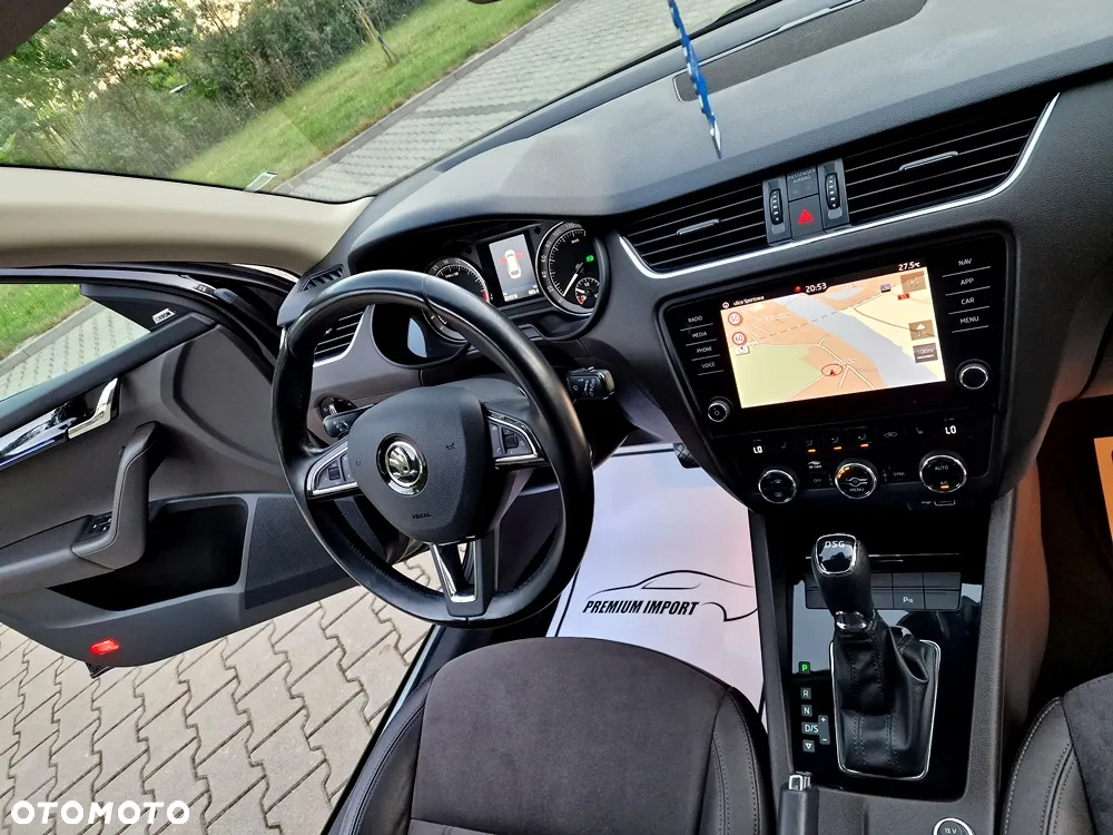 Skoda Octavia Combi 2.0 TDI DSG L&K - 14
