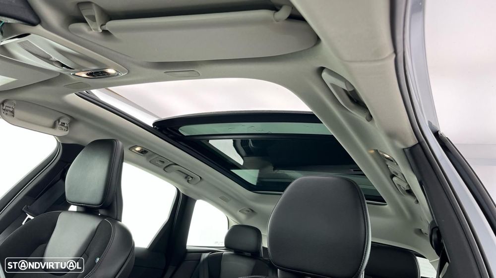 Volvo XC 60 2.0 T8 PHEV Momentum Plus AWD - 10