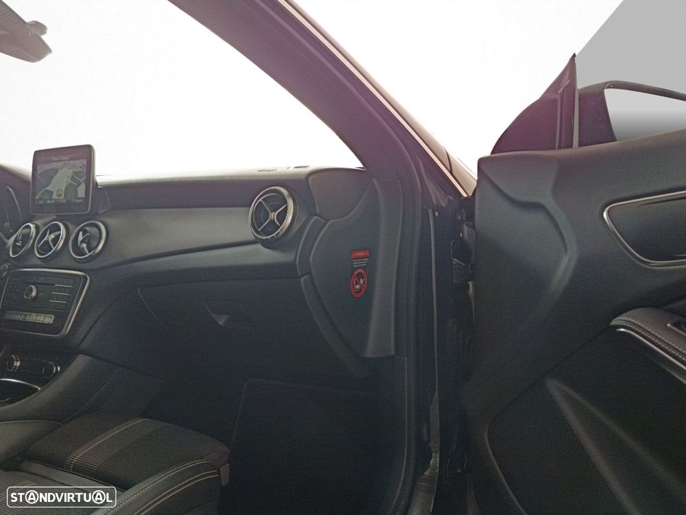 Mercedes-Benz CLA 180 - 12