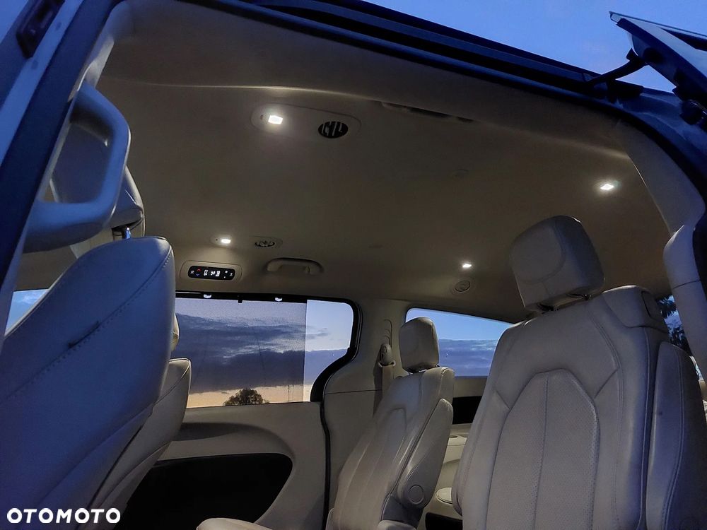 Chrysler Voyager - 25