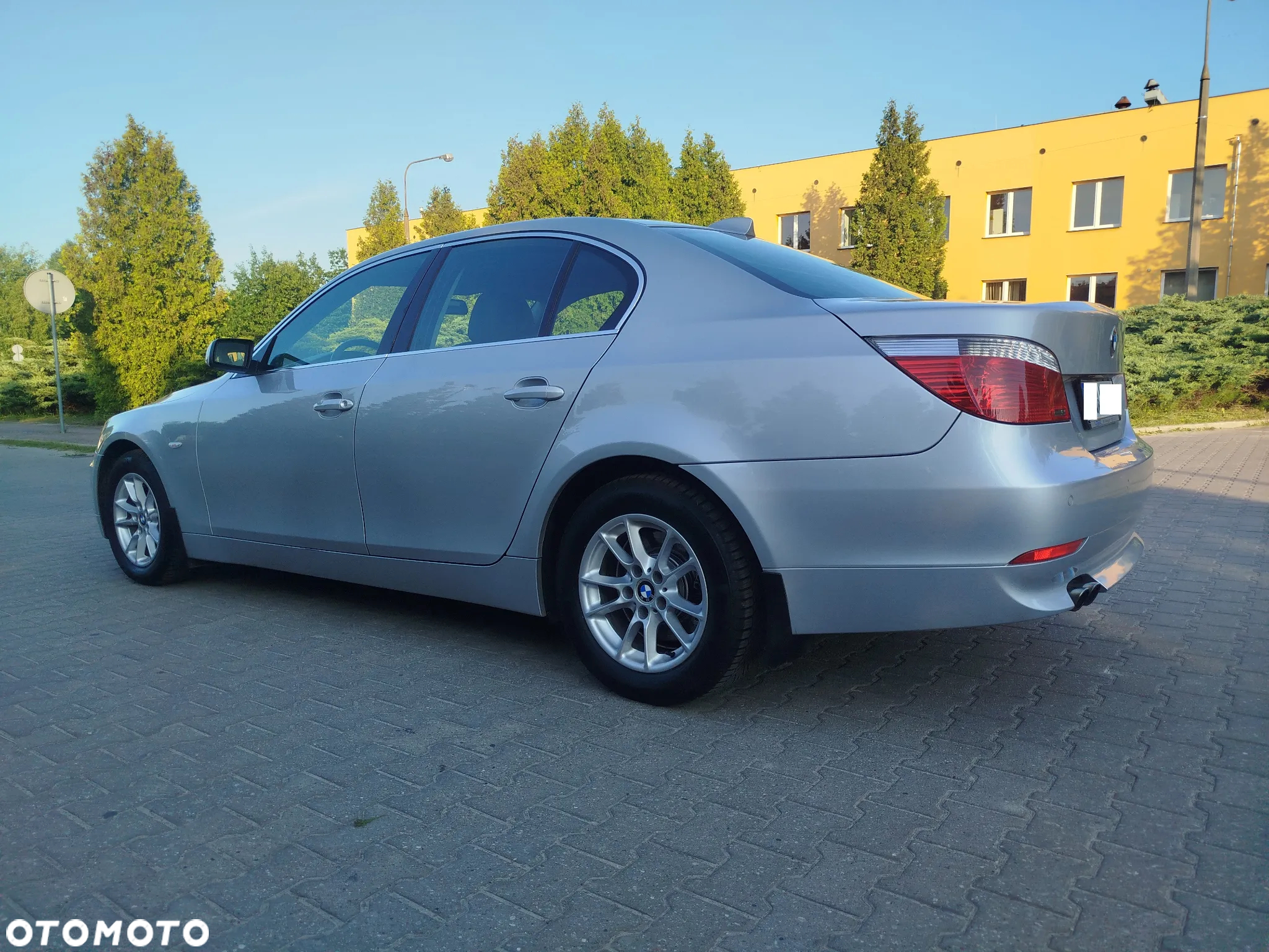 BMW Seria 5 520i - 4