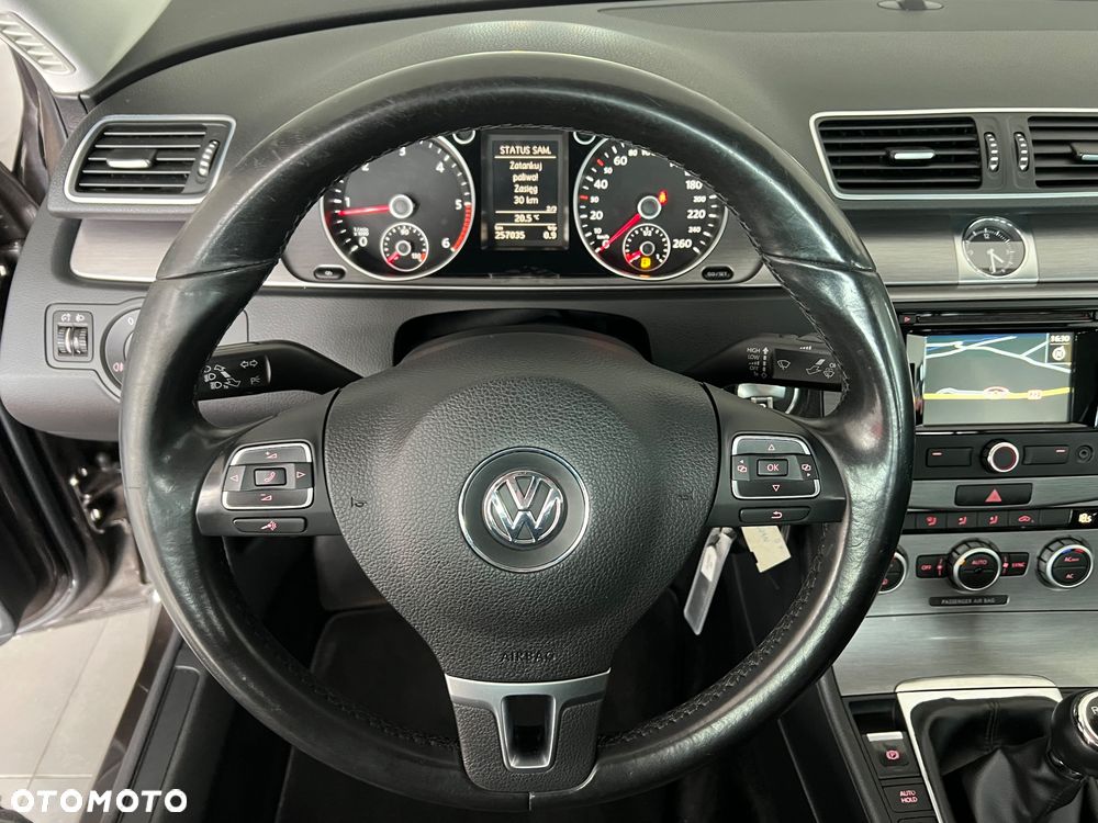 Volkswagen Passat 1.6 TDI (BlueMotion Technology) Comfortline - 27