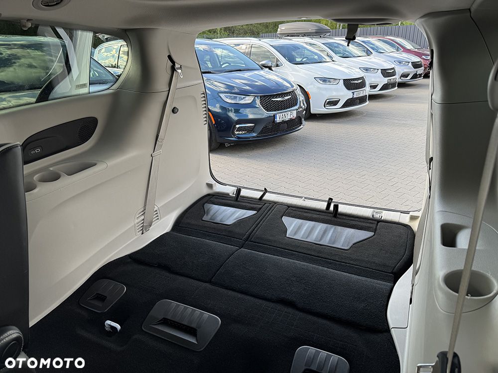 Chrysler Pacifica - 24