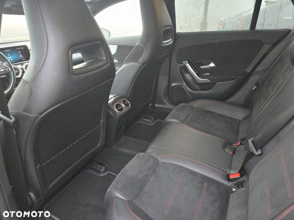 Mercedes-Benz CLA - 16