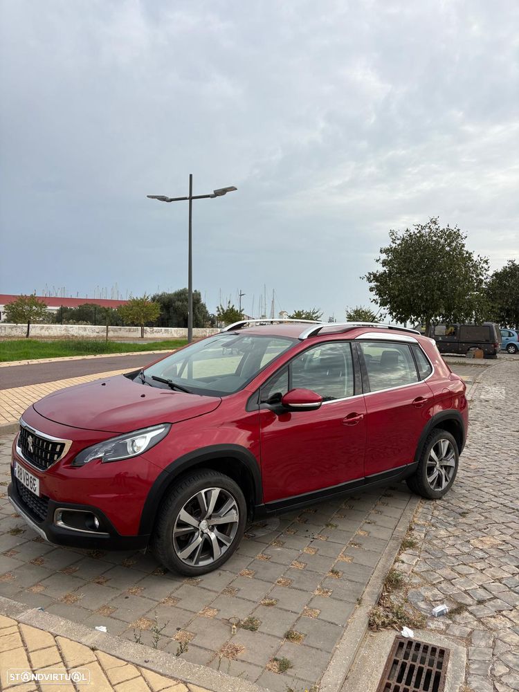 Peugeot 2008 1.2 PureTech Allure - 1