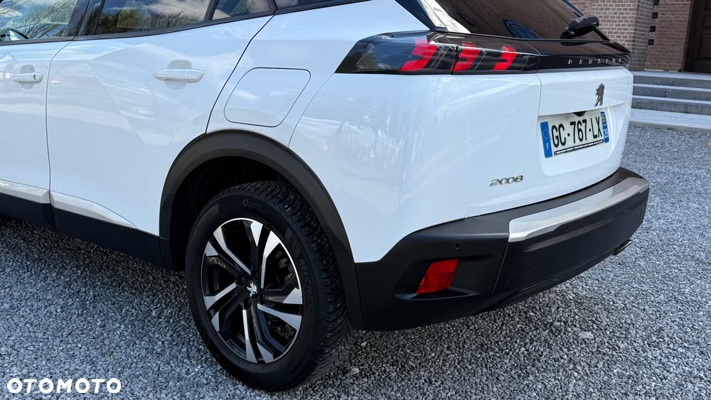 Peugeot 2008 1.5 BlueHDi Allure S&S EAT8 - 11