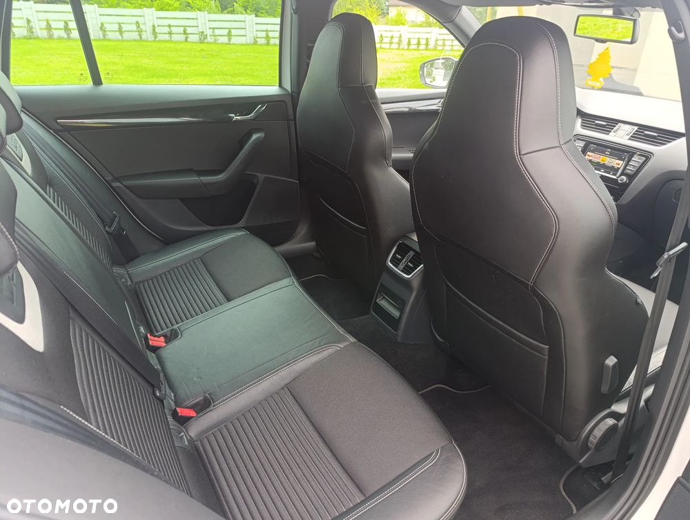 Skoda Octavia 2.0 TDI DSG RS - 9