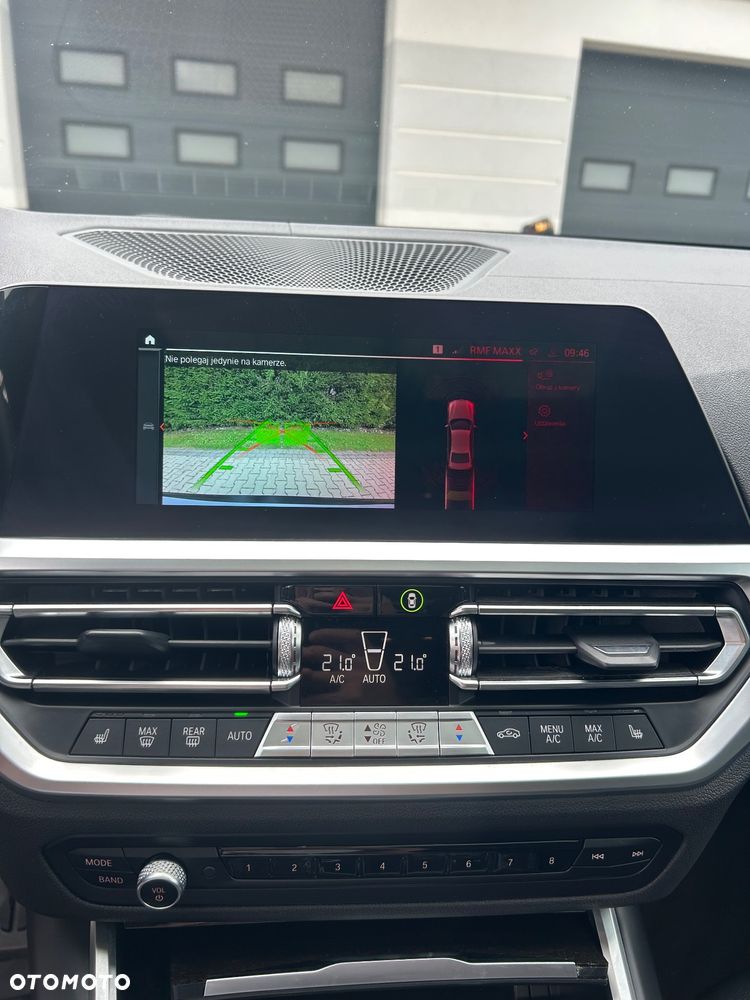 BMW Seria 3 330i - 29