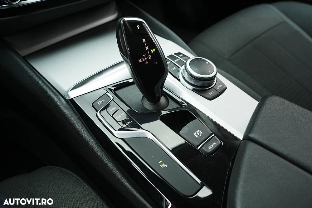 BMW Seria 5 520d xDrive Aut. - 36