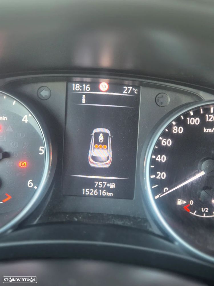 Nissan Qashqai 1.5 dCi N-Connecta - 17