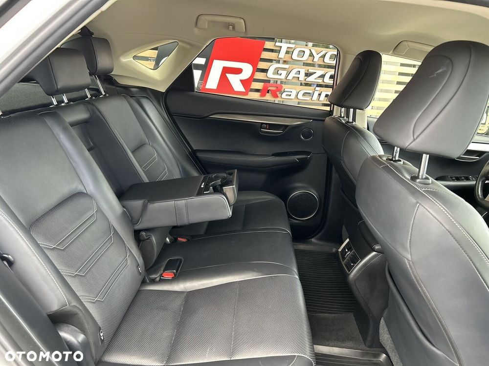 Lexus NX 300h Comfort AWD - 25