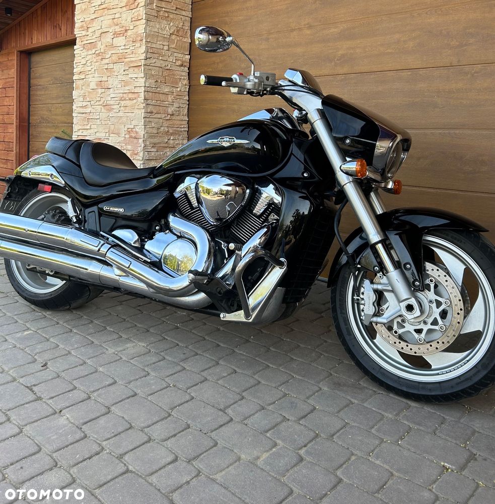 Suzuki Intruder - 8