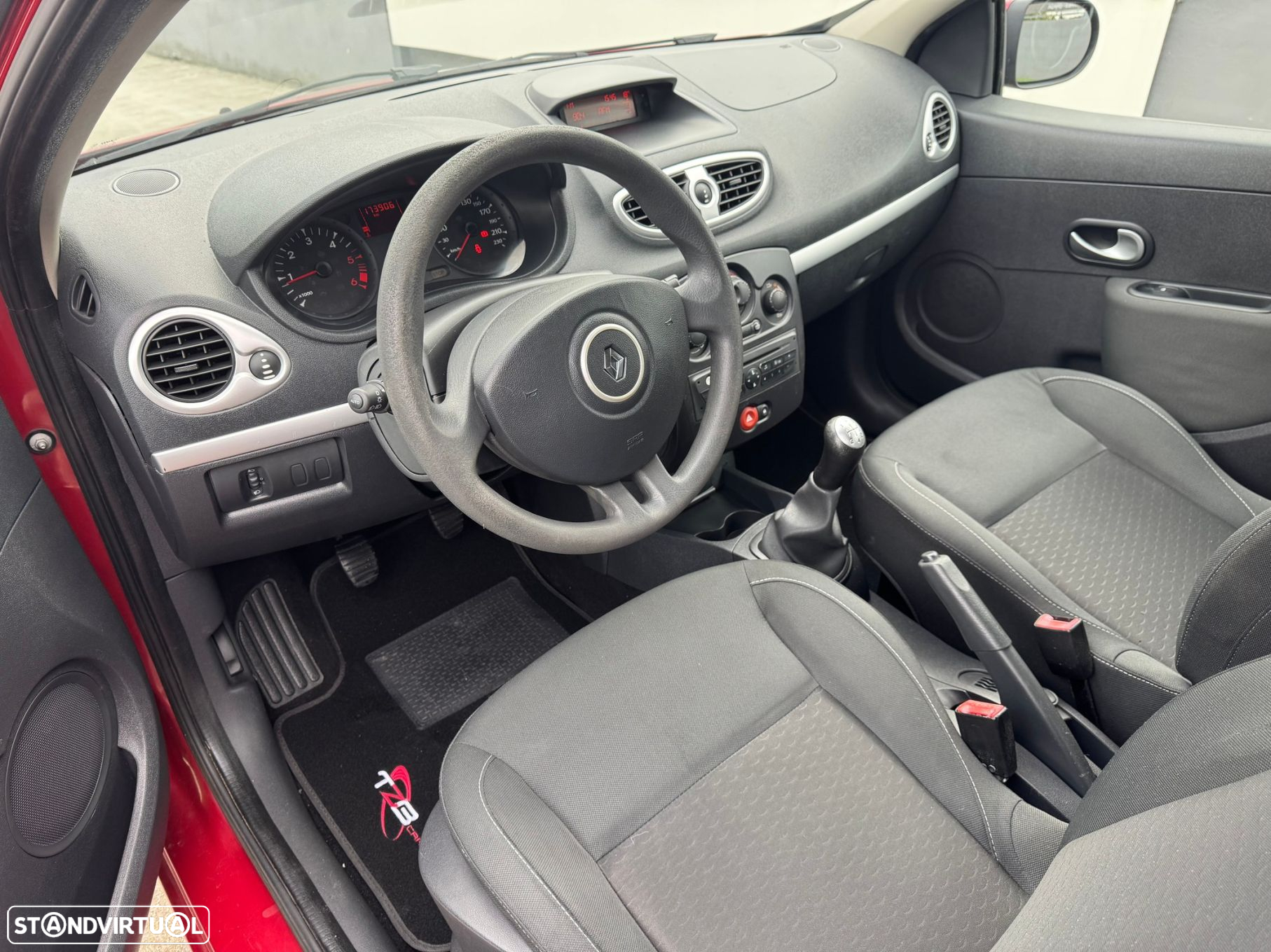 Renault Clio 1.5 dCi Comfort - 9