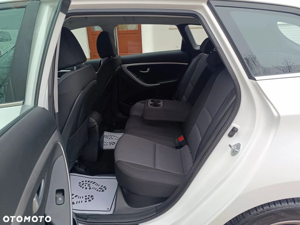 Hyundai i30 blue Kombi 1.6 GDi Style - 34