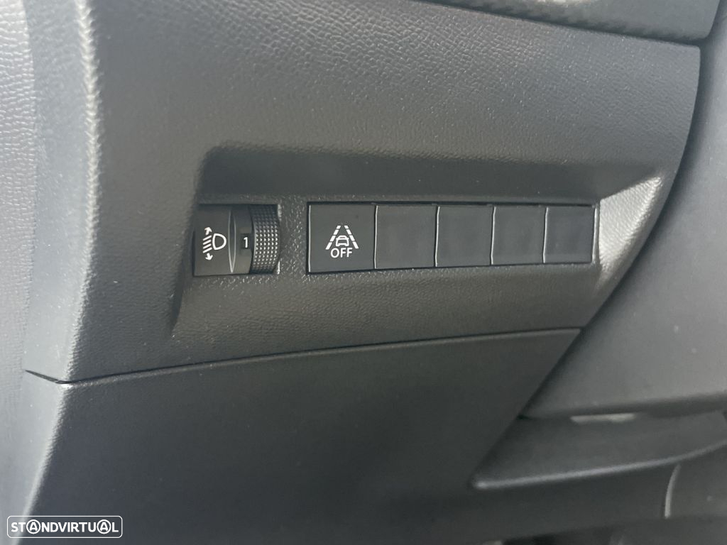 Peugeot 2008 1.2 PureTech Active Pack - 18