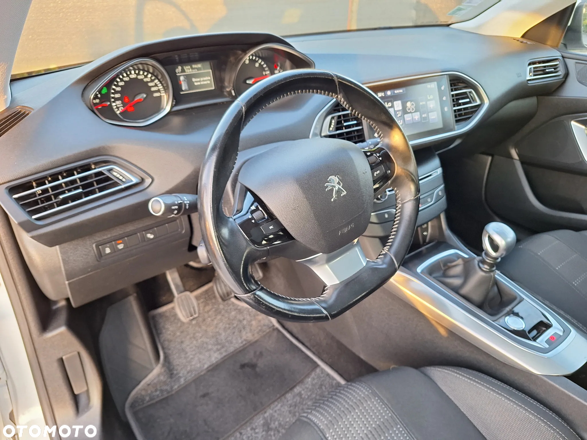 Peugeot 308 SW BlueHDi 150 Stop & Start Allure - 4