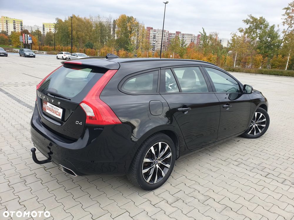 Volvo V60 D4 Summum - 16