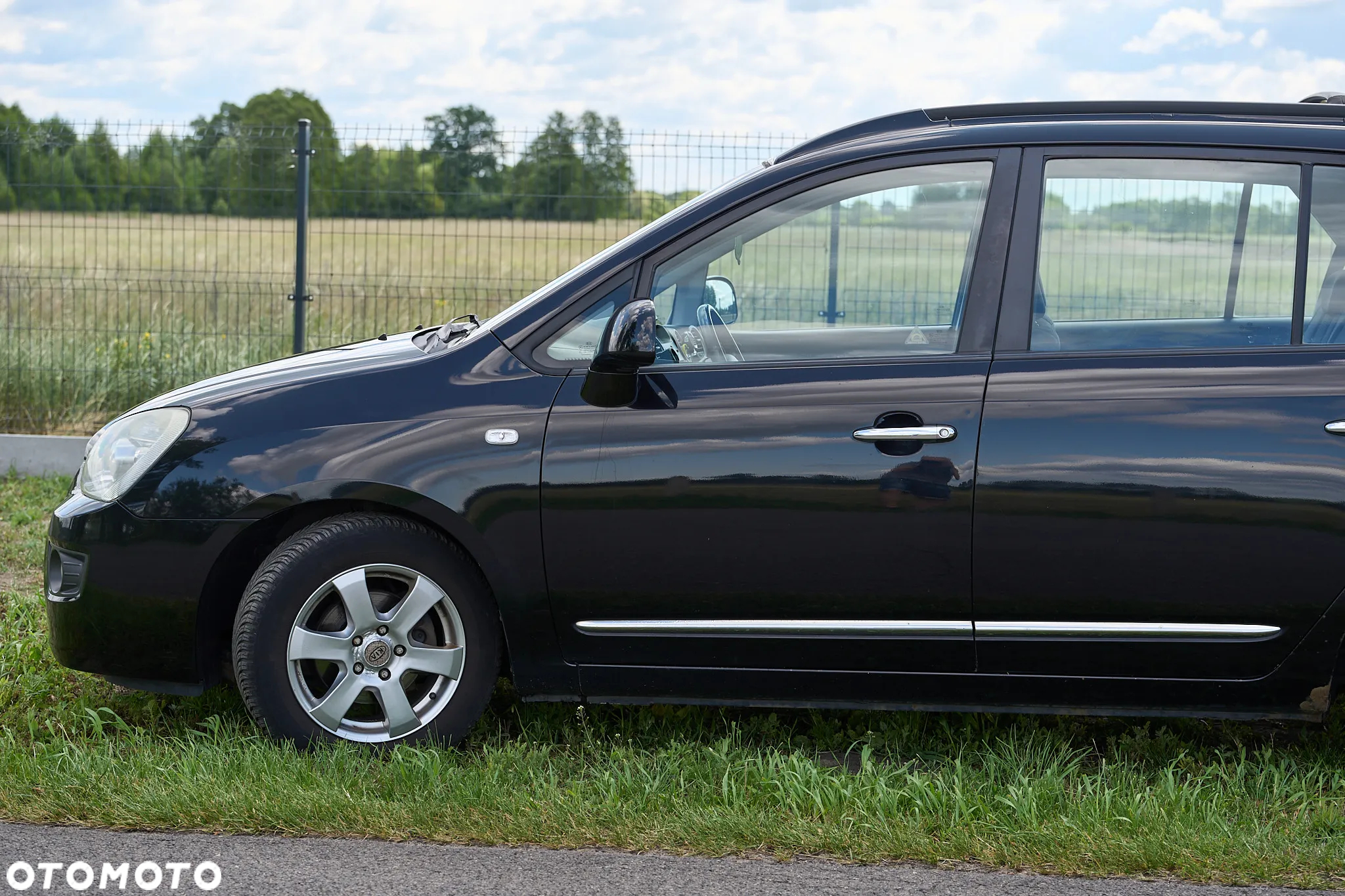 Kia Carens - 9