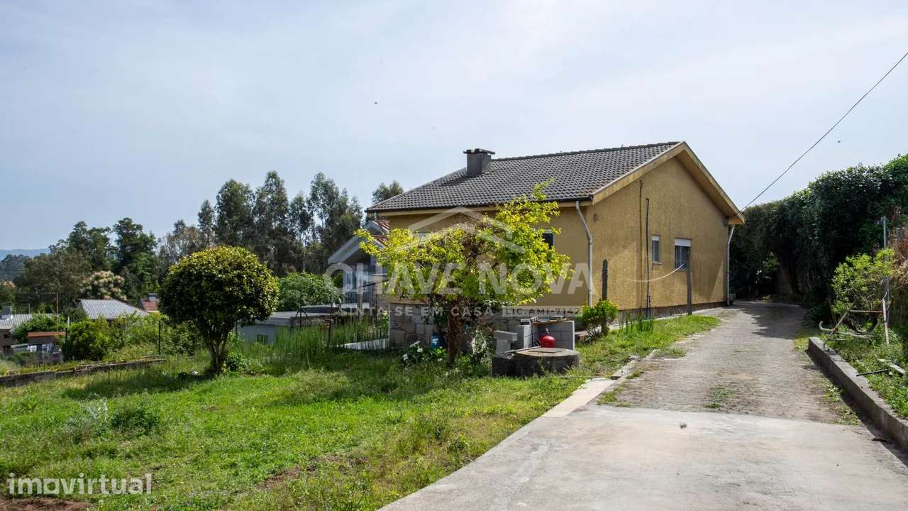 Moradia T3, inserida num terreno com 1500m² - Grande imagem: 2/28