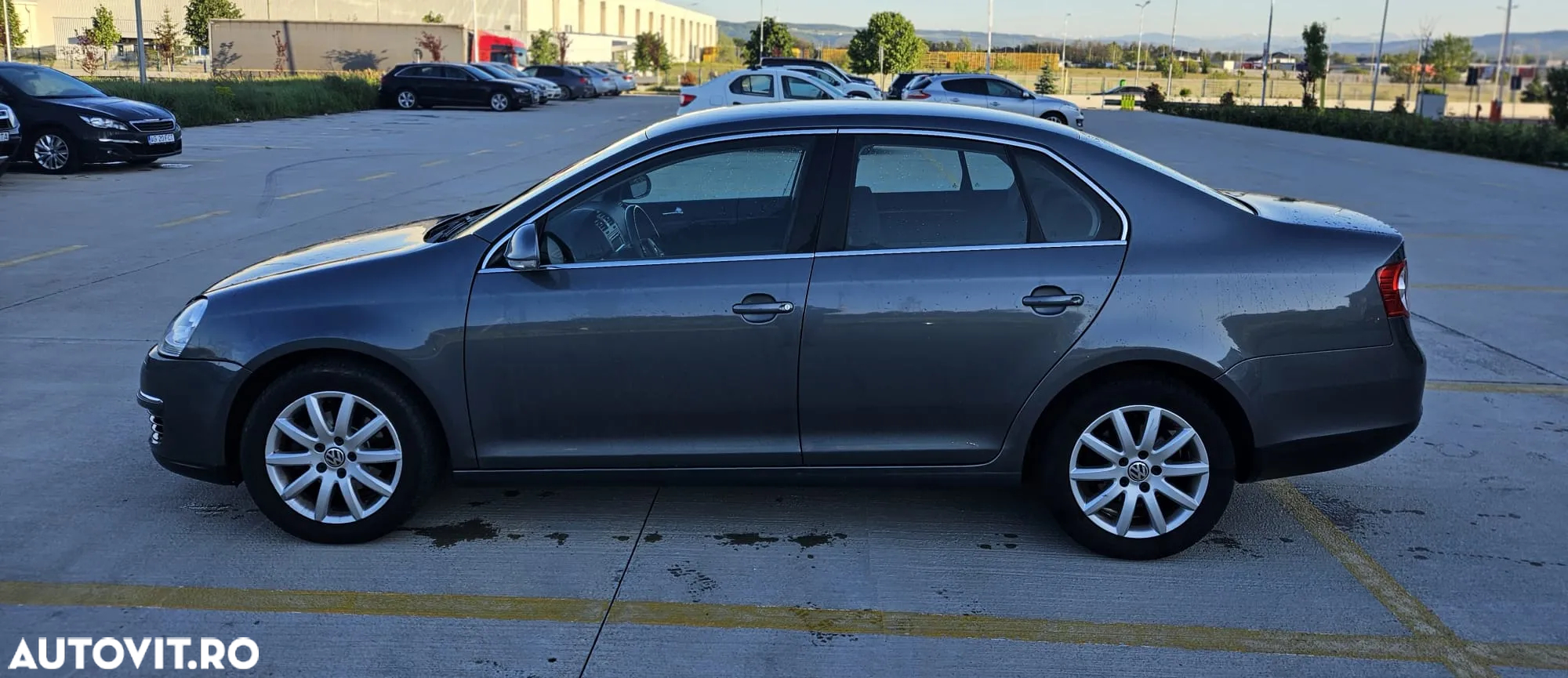 Volkswagen Jetta 1.6 TDI Blue Motion Technology Comfortline - 2