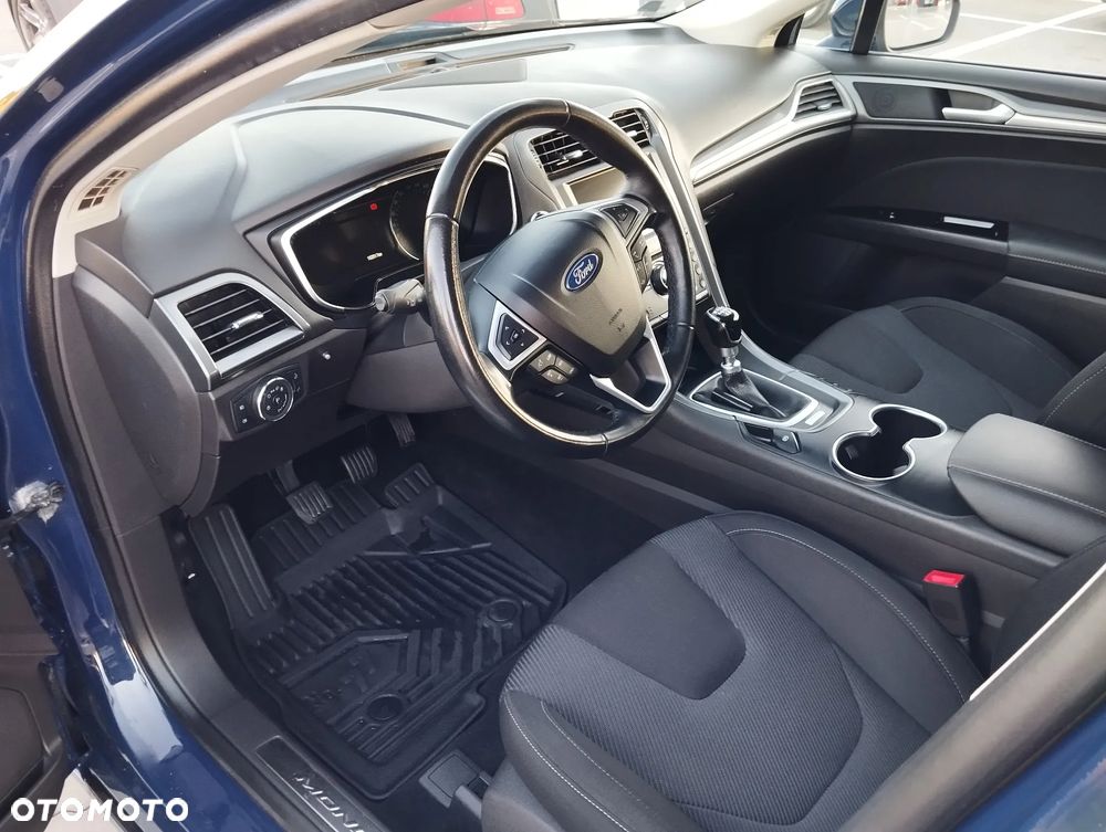 Ford Mondeo - 32